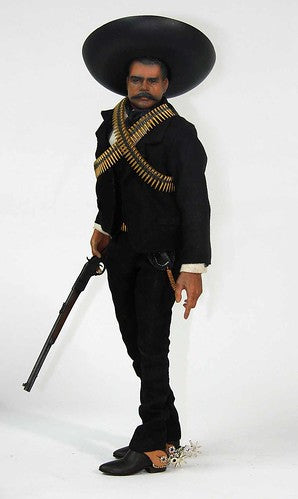 Escultura Bandoleiro Francisco Pancho Villa roupa preta