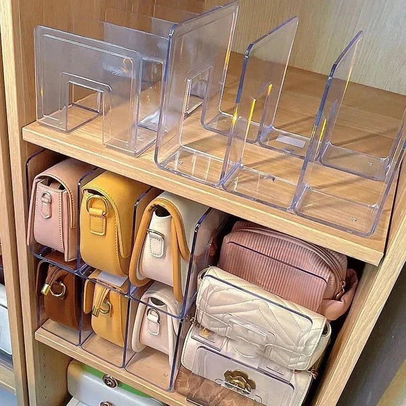 Organizador de Bolsas em Acrílico Com Divisórias p/ 4 Bolsas