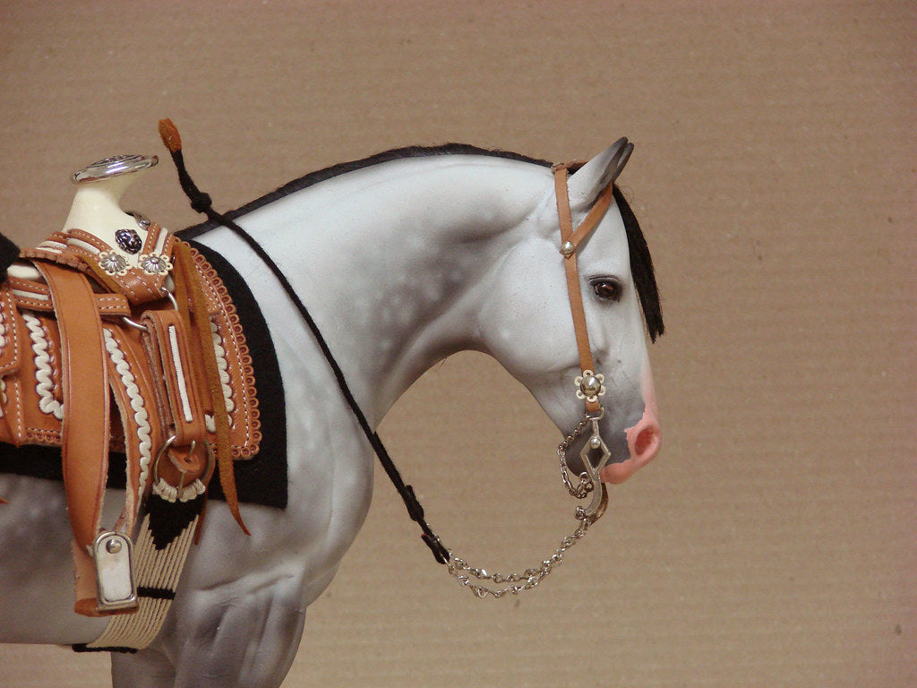 Escultura Cavalo Branco com Cinza