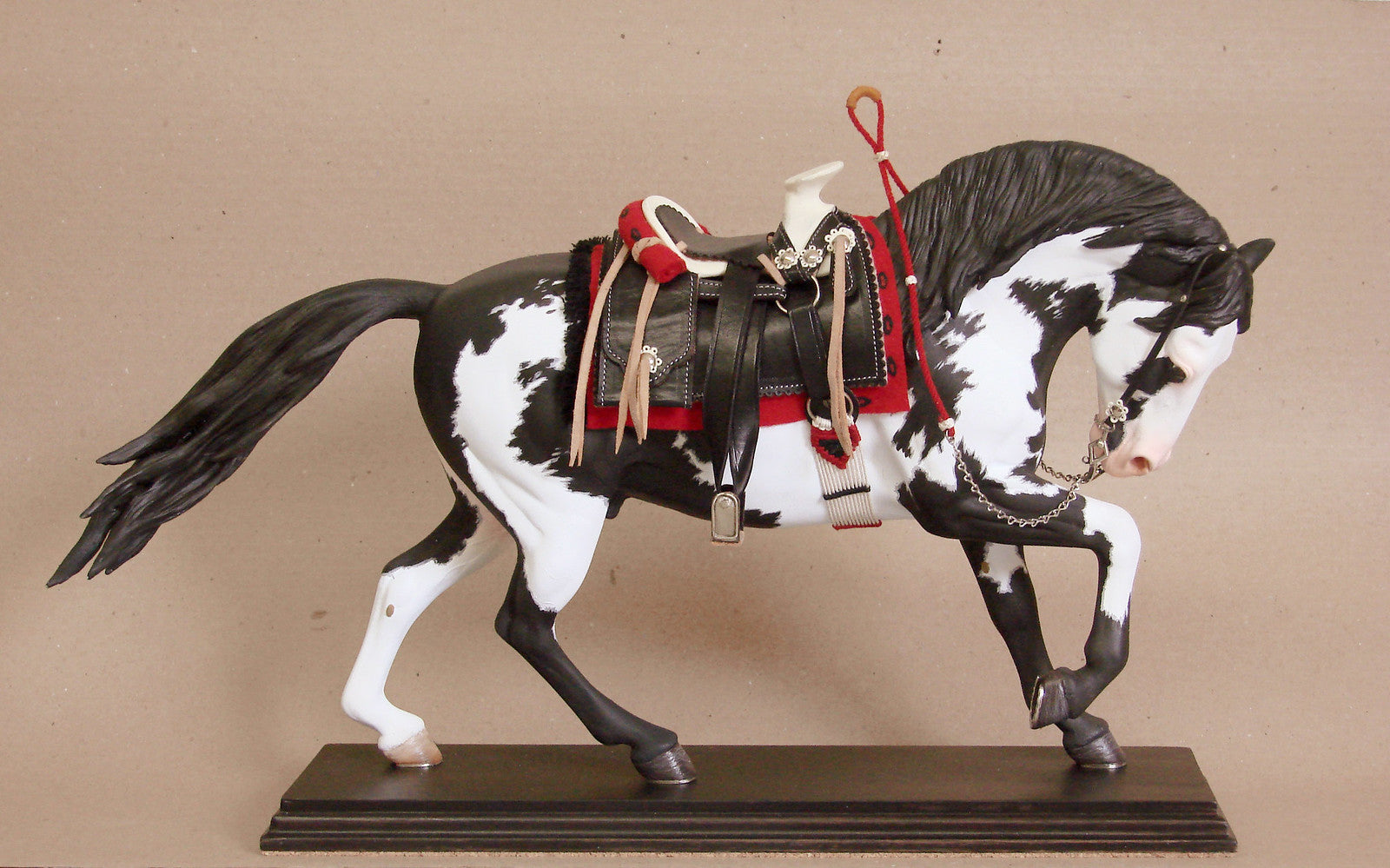 Escultura Cavalo Pintado